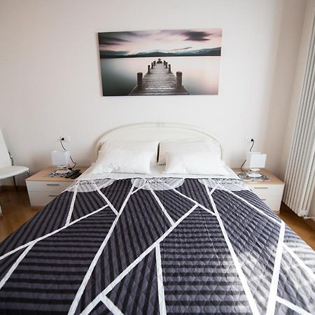 Appartamento Lago Blu มาแนร์บา เดล การ์ดา ภายนอก รูปภาพ